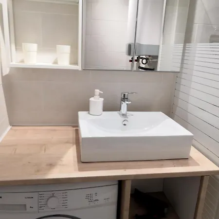 Deux Pièces Climatisé Avec Balcon Vieil Apartamento Antibes