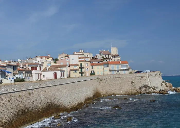 Deux Pieces Climatise Avec Balcon Vieil * אנטיב